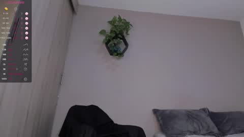 Snapshot of hotay_ chatting on December 15, 3:56 am Andrew xdres08 online show from December 15, 3:56 am