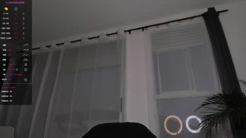 Snapshot of hotay_ chatting on January 18, 11:22 pm Andrew xdres08 online show from January 18, 11:22 pm