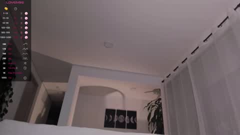 Snapshot of hotay_ chatting on March 5, 2:03 am Andrew xdres08 online show from March 5, 2:03 am