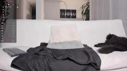 Snapshot of hotay_ chatting on March 6, 5:24 am Andrew xdres08 online show from March 6, 5:24 am