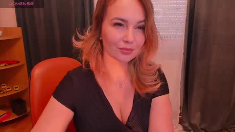 Snapshot of hotbabette chatting on March 12, 10:16 am SweetBrendy online show from March 12, 10:16 am
