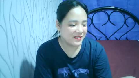 Snapshot of hotbabymomma chatting on March 8, 2:01 am Lynn online show from March 8, 2:01 am