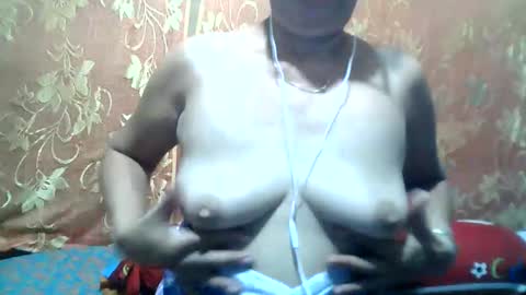 Snapshot of hotbetty_45 chatting on October 31, 1:23 pm hotbetty_45 online show from October 31, 1:23 pm