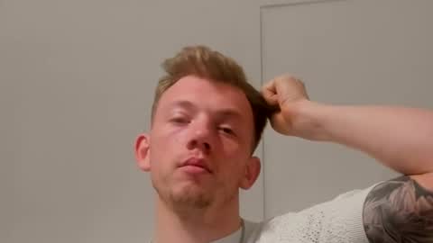 hotblondeguy online show from October 21, 4:19 pm