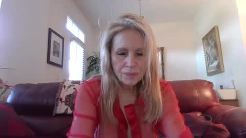 hotblondemilf1962 online show from December 8, 1:25 pm