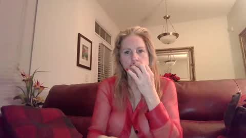 hotblondemilf1962 online show from December 15, 10:28 am