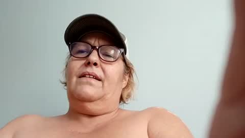 Snapshot of hotboobs117 chatting on November 25, 4:40 pm hotboobs117 online show from November 25, 4:40 pm