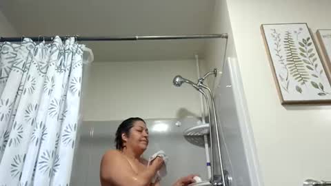 Snapshot of hotboobs117 chatting on April 2, 7:11 pm hotboobs117 online show from April 2, 7:11 pm