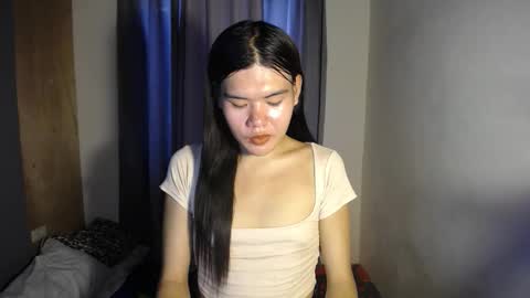 Snapshot of hotbunnyrainx chatting on October 16, 2:56 am rain online show from October 16, 2:56 am