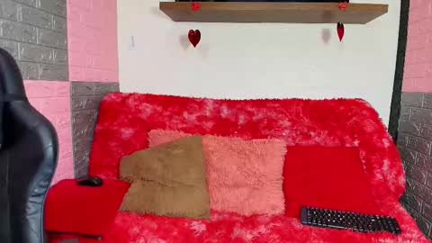 Snapshot of hotcakes_uwu chatting on February 21, 4:02 am Hotcakes online show from February 21, 4:02 am