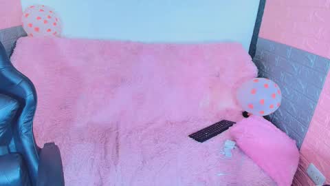 Snapshot of hotcakes_uwu chatting on March 27, 8:26 am Hotcakes online show from March 27, 8:26 am