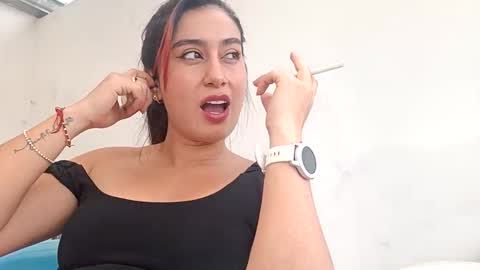 SECRET ROOM shhhhhh  make me very happy link AMAZON online show from April 30, 8:57 pm