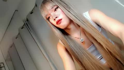 hotchescacummer online show from December 19, 7:10 pm