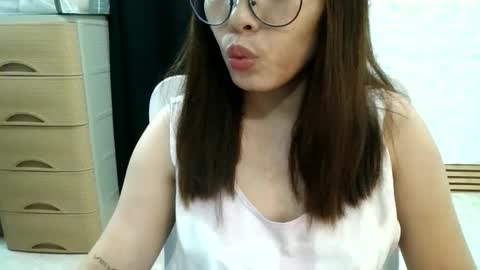 Snapshot of hotchick2099 chatting on March 27, 1:11 pm hotchick2099 online show from March 27, 1:11 pm