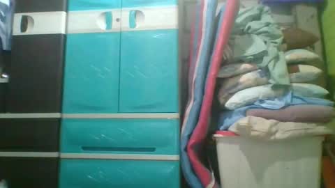 Snapshot of hotchicks4uxx chatting on January 9, 1:19 am hotchicks4uxx online show from January 9, 1:19 am