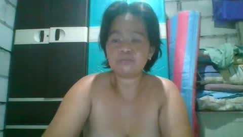 Snapshot of hotchicks4uxx chatting on January 16, 9:24 am hotchicks4uxx online show from January 16, 9:24 am