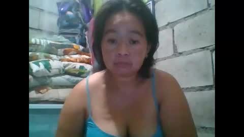 hotchicks4uxx online show from April 7, 12:22 am