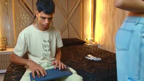 Snapshot of hotcouple_222 chatting on November 23, 7:41 am hotcouple_222 online show from November 23, 7:41 am