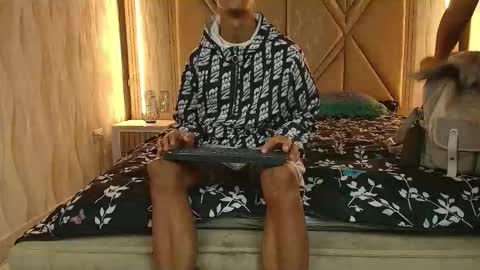 Snapshot of hotcouple_222 chatting on December 22, 7:27 am hotcouple_222 online show from December 22, 7:27 am