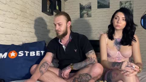 YounHotCouple online show from January 17, 10:22 am