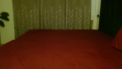 Snapshot of hoteliza6 chatting on December 4, 5:54 pm Eliza i dont show face in any show online show from December 4, 5:54 pm