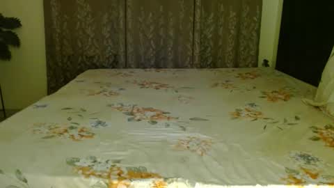 Snapshot of hoteliza6 chatting on February 12, 9:21 pm Eliza i dont show face in any show online show from February 12, 9:21 pm