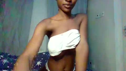 Snapshot of hotfalling706077 chatting on December 13, 12:20 am hotfalling706077 online show from December 13, 12:20 am