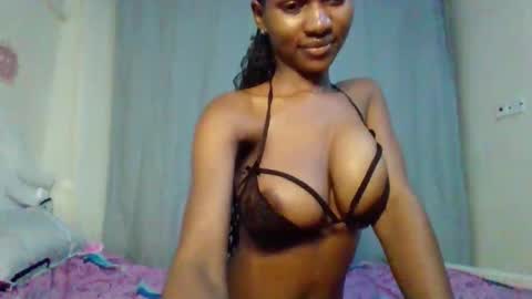 Snapshot of hotfalling706077 chatting on December 27, 10:59 pm hotfalling706077 online show from December 27, 10:59 pm