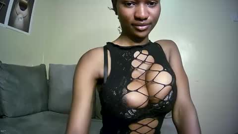 Snapshot of hotfalling706077 chatting on January 11, 7:06 am hotfalling706077 online show from January 11, 7:06 am