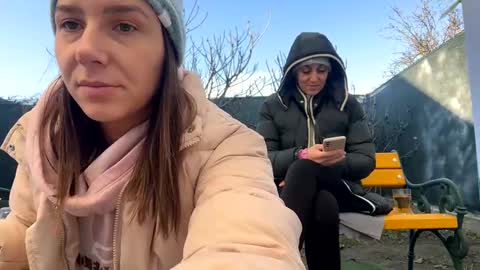 Anna online show from December 15, 9:45 am