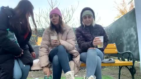 Anna online show from December 18, 7:04 am