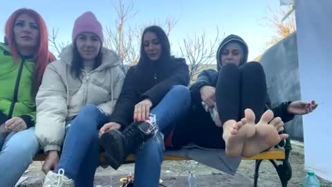 Anna online show from January 2, 7:33 am