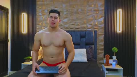 felipe  marcello online show from January 31, 8:33 pm