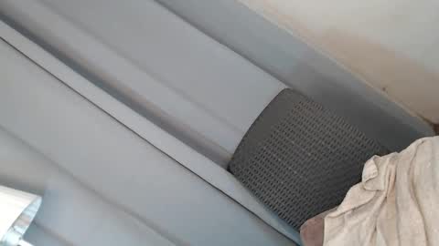 Yumi online show from February 1, 6:06 pm