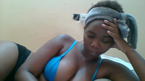 Queen online show from February 4, 7:03 am