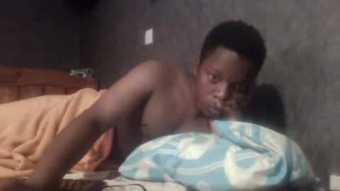 hotguyy001 online show from February 22, 1:35 pm