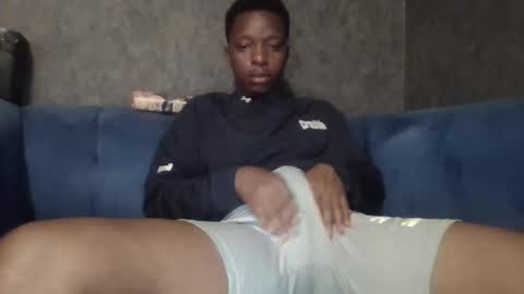 hotguyy001 online show from March 8, 10:32 am