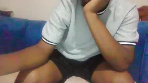 hotguyy001 online show from September 20, 3:18 am