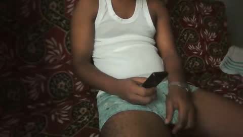 hotguyy001 online show from February 26, 4:22 am