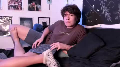 Snapshot of hothoneychile chatting on February 18, 2:29 am Sam and Nico online show from February 18, 2:29 am