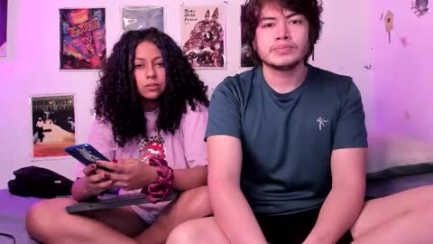 Snapshot of hothoneychile chatting on March 9, 3:10 am Sam and Nico online show from March 9, 3:10 am