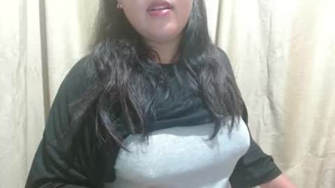 hotiemorenagurl18 online show from September 11, 9:48 pm
