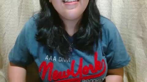 hotiemorenagurl18 online show from October 14, 4:08 pm