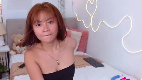 Snapshot of hotina_ chatting on September 25, 9:13 am tina online show from September 25, 9:13 am