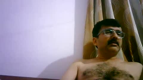 Hot India online show from December 4, 7:33 pm
