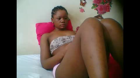 Snapshot of hotjeylee chatting on November 6, 2:12 am LOYCE online show from November 6, 2:12 am