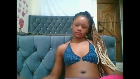 Snapshot of hotjeylee chatting on November 10, 11:04 pm LOYCE online show from November 10, 11:04 pm