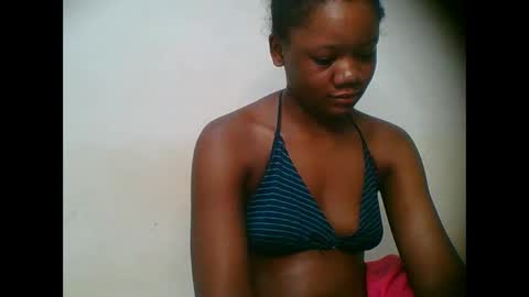 Snapshot of hotjeylee chatting on November 18, 1:33 am LOYCE online show from November 18, 1:33 am