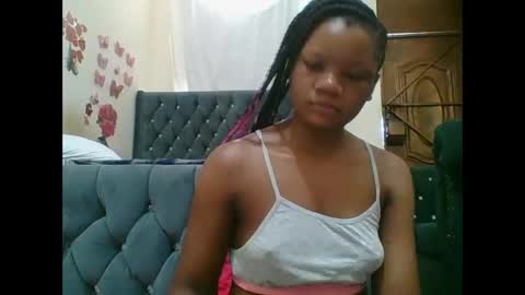 Snapshot of hotjeylee chatting on December 2, 7:47 am LOYCE online show from December 2, 7:47 am