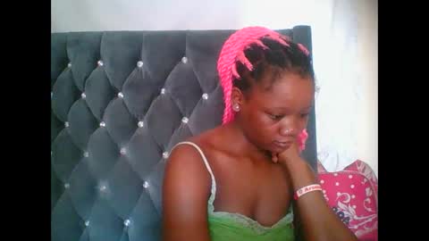 Snapshot of hotjeylee chatting on December 17, 7:25 am LOYCE online show from December 17, 7:25 am